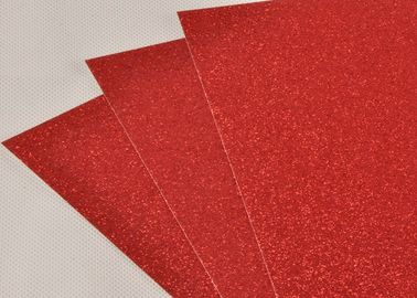 China Verfraaiend 300gsm-Rood schitter Document 0.5mm Dikte voor Huwelijksuitnodiging leverancier